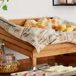 Sintra Green Chalet Bed & Breakfast 4*