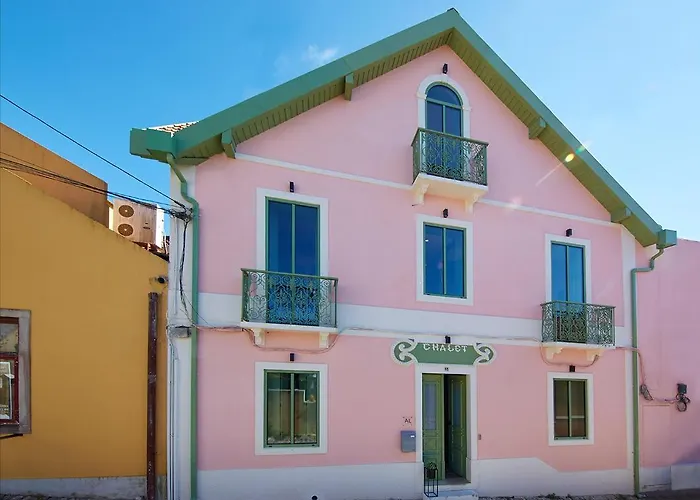 Sintra Green Chalet Bed & Breakfast 4* סינטרה